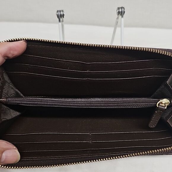 MICHAEL KORS JET SET ZIP AROUND PATENT WALLET BFPM-05-095 - Picture 8 of 8